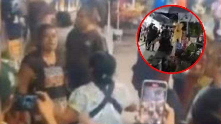 Batalla campal en tianguis; usan hasta escobas para defenderse | VIDEO