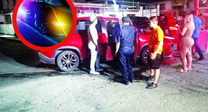 Chavito andaba 'de fiesta' y se estampa con camioneta de agencia en la colonia San Rafael