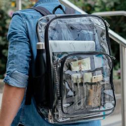 Nuevo Laredo: papás a favor de que alumnos usen mochila transparente