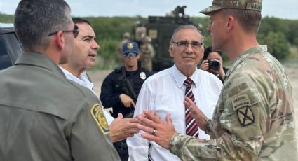 Alcalde de Laredo y congresista Henry Cuellar recorren la zona de vigilancia fronteriza