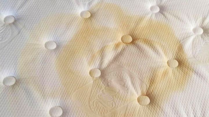 Esta es la receta que los hoteles de lujo usan para quitar las manchas de los colchones