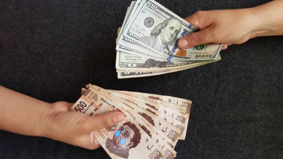 Las duras políticas comerciales de Estados Unidos están mermando la posición de la moneda nacional en el mercado cambiario