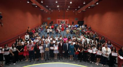 Jóvenes de Nuevo Laredo concluyen sus estudios gracias a programas del IMJUVE