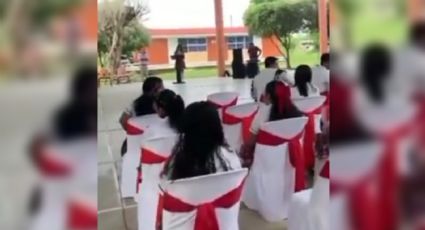 En plena ceremonia de graduación, alumna denuncia acoso por parte de maestros | VIDEO