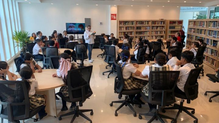 Estudiantes visitan infoteca 'Sor Juana Inés de la Cruz'; fomentan el hábito de la lectura