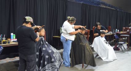 Familias de Laredo aprovechan programa de cortes de cabello gratis; se ahorran hasta 80 dólares