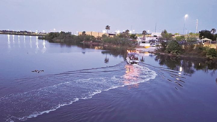 ¡Al estilo Venecia!; ofrece El Laguito paseo en lancha