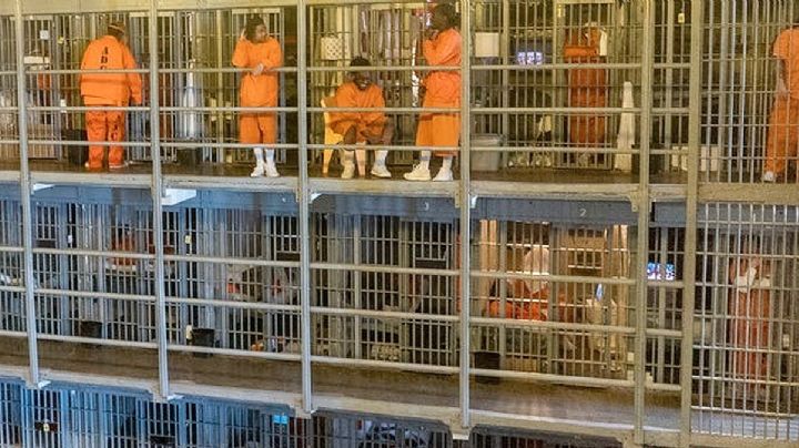 Por participar en pelea masiva en prisión de Laredo, sentencian a agresores