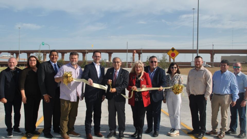 Autoridades municipales inauguraron la extensión de la avenida Springfield desde San Isidro Parkway hasta el Loop 20