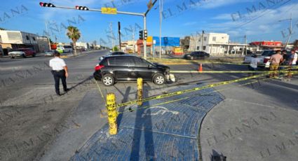 Nuevo Laredo: jovencitos son chocados en su moto por automovilista que no respetó señal de alto
