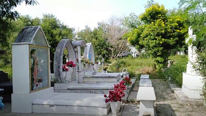 El panteón más pequeño de Nuevo Laredo resiste entre la maleza y el olvido; muy pocos lo conocen