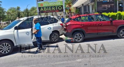 Mujer provoca tremendo choque en Nuevo Laredo; dio vuelta sin tomar precaución
