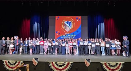 Entregan becas a estudiantes destacados en el Condado de Webb