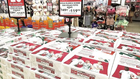 Papás empiezan a surtir la lista de útiles en Nuevo Laredo
