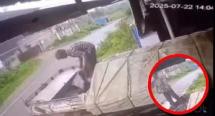 MOMENTO EXACTO en que un trailero muere electrocutado tras tocar cable de alta tensión | VIDEO