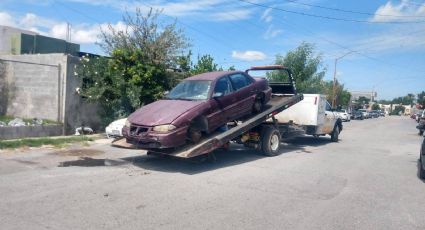 Notifican a dueños de autos 'chatarra'; tienen un plazo de 48 horas para moverlos