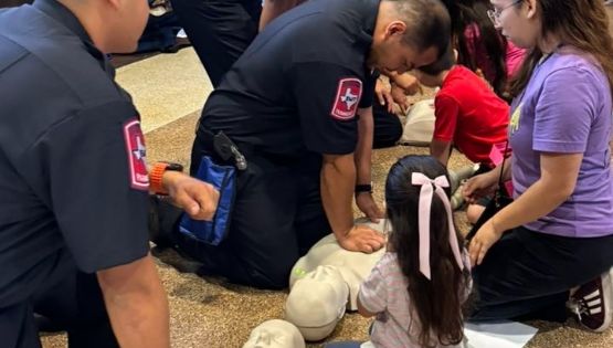 Imparten Bomberos de Laredo cursos CPR  a menores en escuelas, centros recreativos y equipos