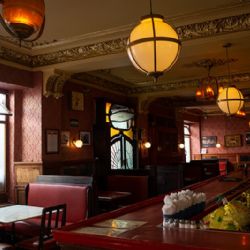 Descubre la legendaria Cantina Tío Pepe: 150 años de tragos e historia mexicana