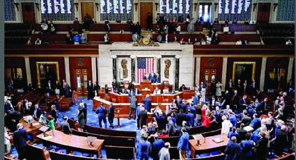 Dan a Trump recursos para deportaciones; aprueba EU paquete fiscal