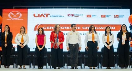 Rector Dámaso Anaya e Isolda Rendón presiden graduación de CENDIS de la UAT