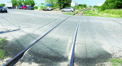 Reparan las vías en la avenida Monterrey
