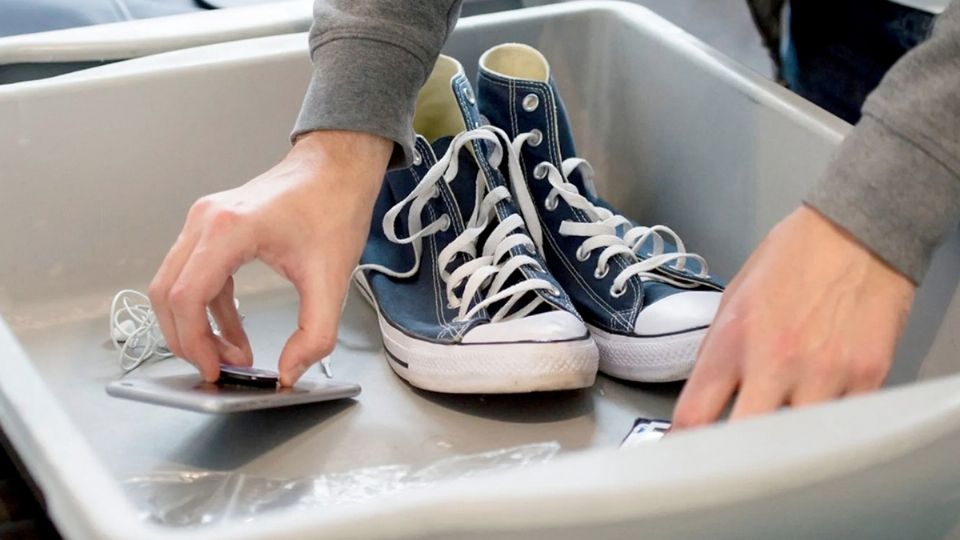 Esto pasará con tus zapatos al viajar en Estados Unidos