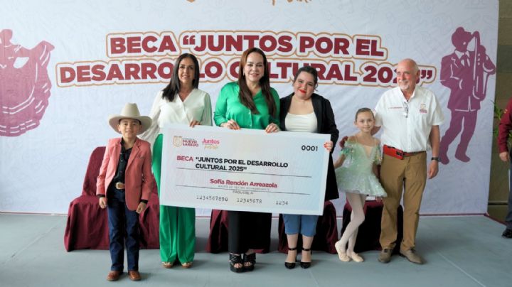 Reciben más de 300 artistas de Nuevo Laredo apoyo económico por becas culturales