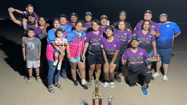 Buitres deja su huella en la Liga de Softbol Mixto del Poniente
