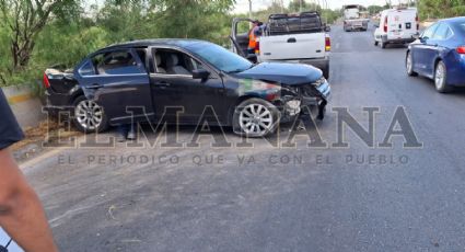 Falla mecánica provoca fuerte choque en Carretera Nacional Antigua; 3 trabajadores involucrados