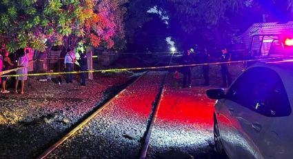 Tren destroza a joven mujer cuando cruzaba las vías; traía los audífonos puestos