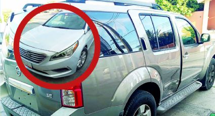 Mujer se pasa el alto y provoca aparatoso choque en Nuevo Laredo