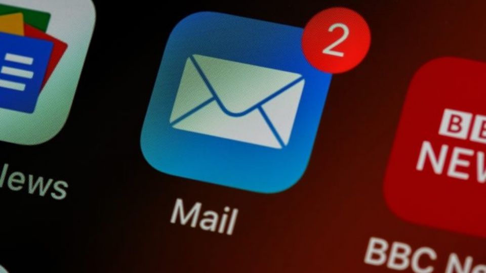 Cuidado con correos falsos.