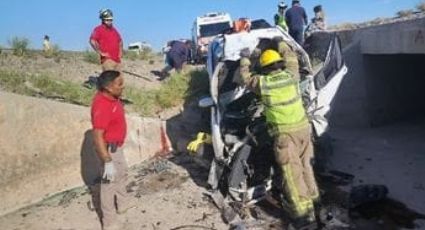 Familia de 5 sufre brutal accidente rumbo a Durango; tráiler les cerró el paso