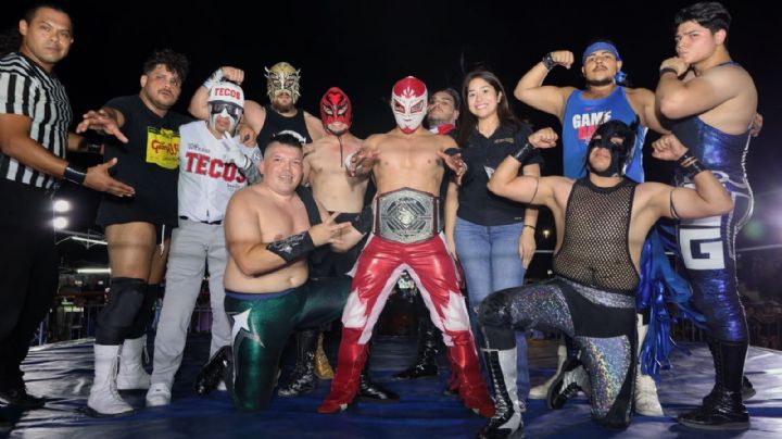 Imjuvemanía III: aficionados de Nuevo Laredo disfrutan función gratuita de lucha libre