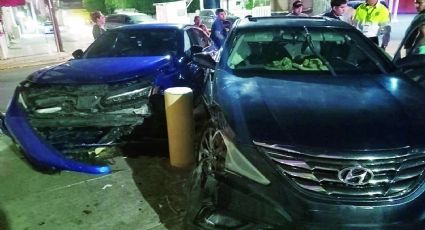 Se le acabó la fiesta: borracho se pasa el alto y destroza carro de agencia; quedó bien endeudado
