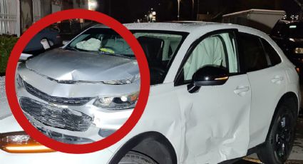 Imprudente conductor destroza su camioneta de agencia y otro vehículo en la colonia Guerrero