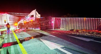 Trailero se queda dormido y provoca brutal accidente en la Carretera Libre Nuevo Laredo-Monterrey