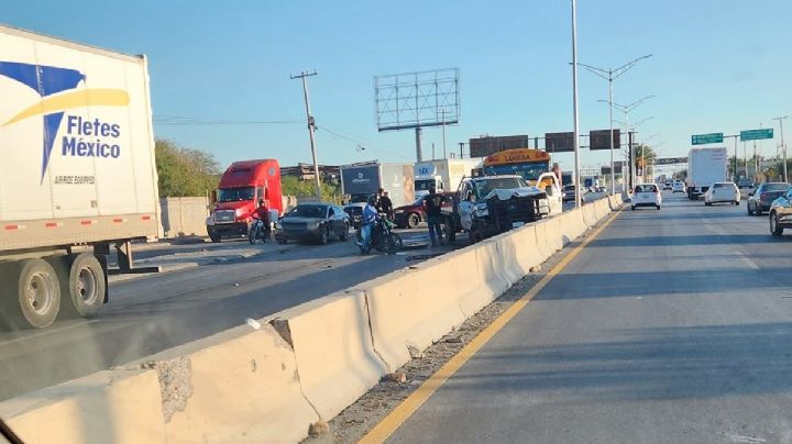 Fuerte carambola de vehículos en el Kilómetro 10 provoca caos vial