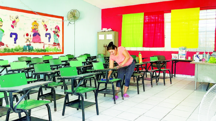 Limpian escuelas de Nuevo Laredo por regreso a clases