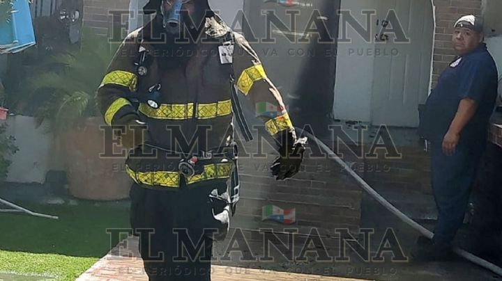Vivienda sufre cortocircuito y se prende en llamas; bomberos acuden y logran sofocarlo a tiempo