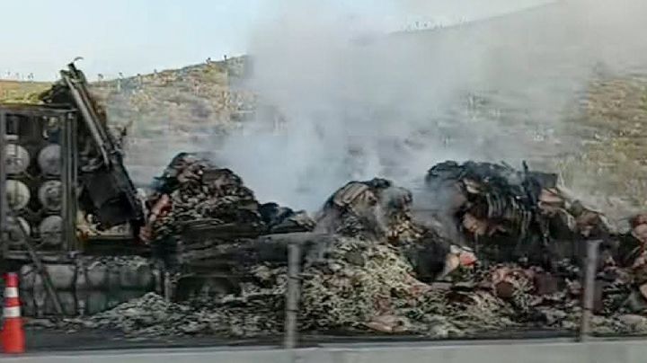 Reabren uno de los carriles en la autopista Nuevo Laredo-Monterrey, pero tráfico fluye lentamente