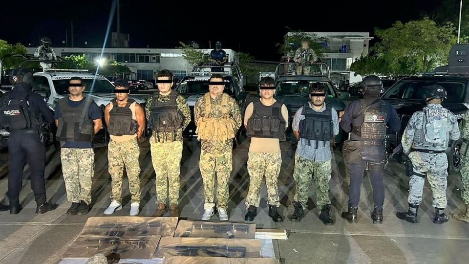 Detenidos durante el operativo en Tabasco.
