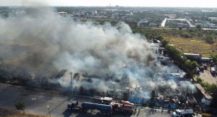 Arde en llamas recicladora en Reynosa; cierran carretera a Monterrey