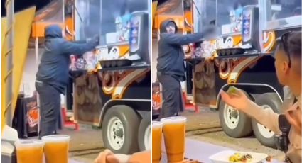 Ladrón intenta asaltar puesto de tacos y se encuentra con policías comiendo en el lugar | VIDEO