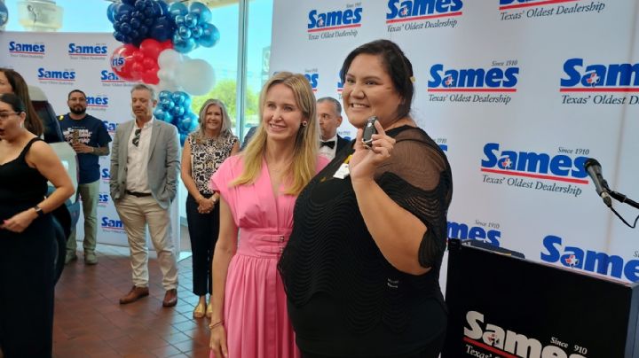 Kassandra Moreno gana una Ford Bronco Sport 2025 en el 115.º aniversario de Sames Auto Group
