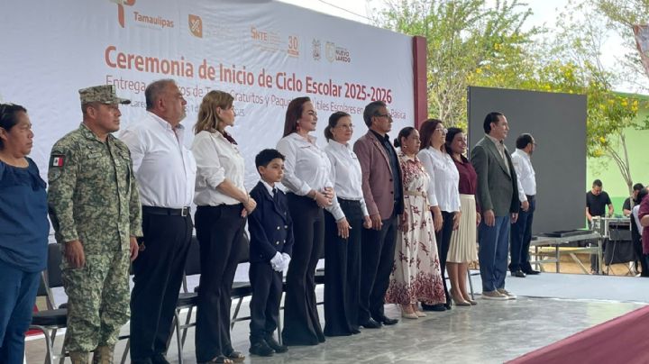 Inicia ciclo escolar 2025-2026 en Nuevo Laredo; entregan libros de texto, útiles y más de 72 mil guías didácticas