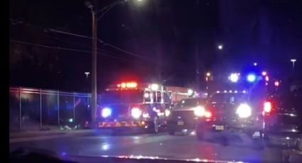 Aparatoso choque en Laredo deja familia en estado crítico; auto se estrella contra poste