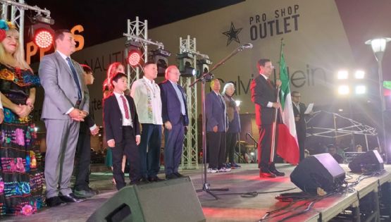 Realizan el Grito de Independencia en el Consulado de México en Laredo, Texas