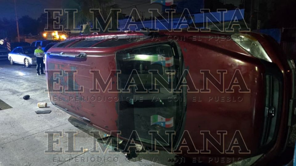 Volcadura en la colonia Américo Villarreal, al poniente de Nuevo Laredo
