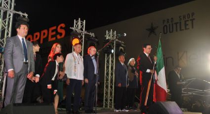 Viven laredenses fiesta patria con tradicional ceremonia del grito